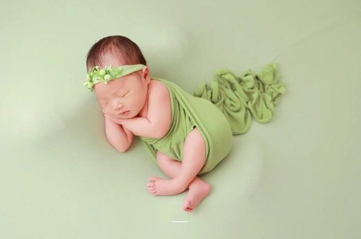 齐河宝宝拍嗝吐奶